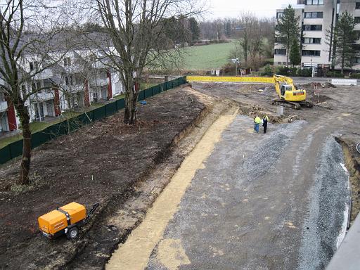 20100316_001 (6).JPG - Blick vom S-Bahn-Bahnsteig auf den östl. Teil der Baustelle